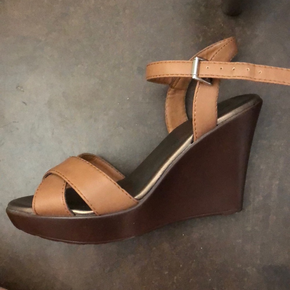 Heels - Picture 3 of 4